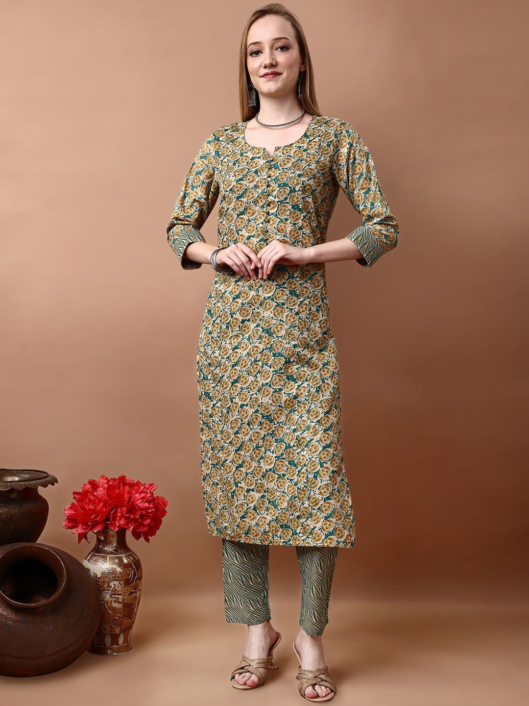 

SANTOPERA DESIGNER Floral Printed Notch Neck Straight Kurta With Trousers, Green