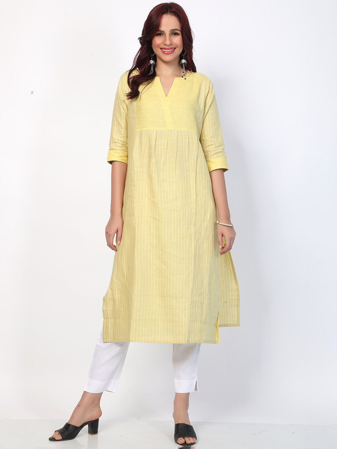 

BABRU Striped Notch Neck Pure Linen Straight Kurta, Yellow