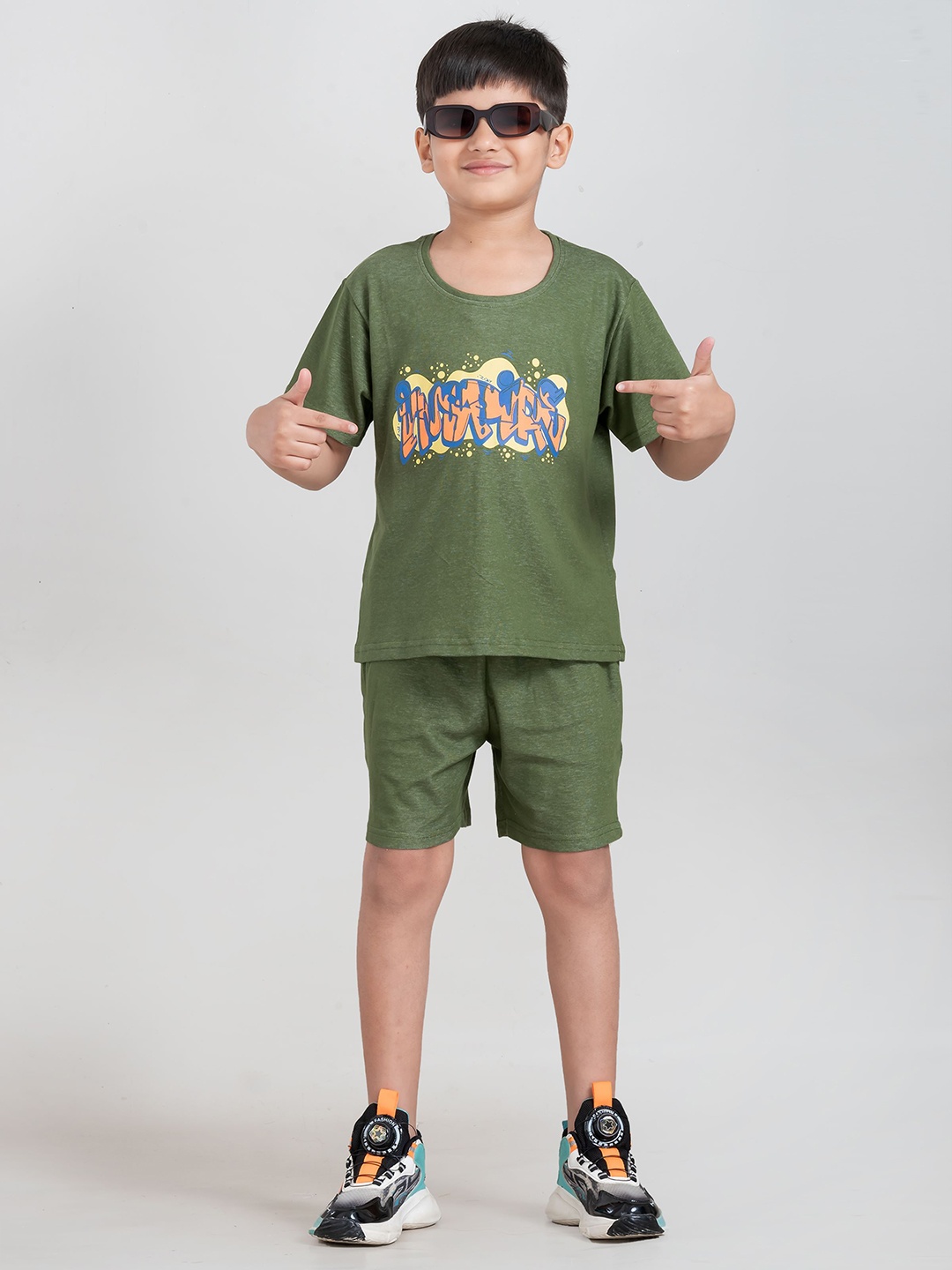 

Taatoom Boys Printed Pure Cotton T-shirt with Shorts, Green