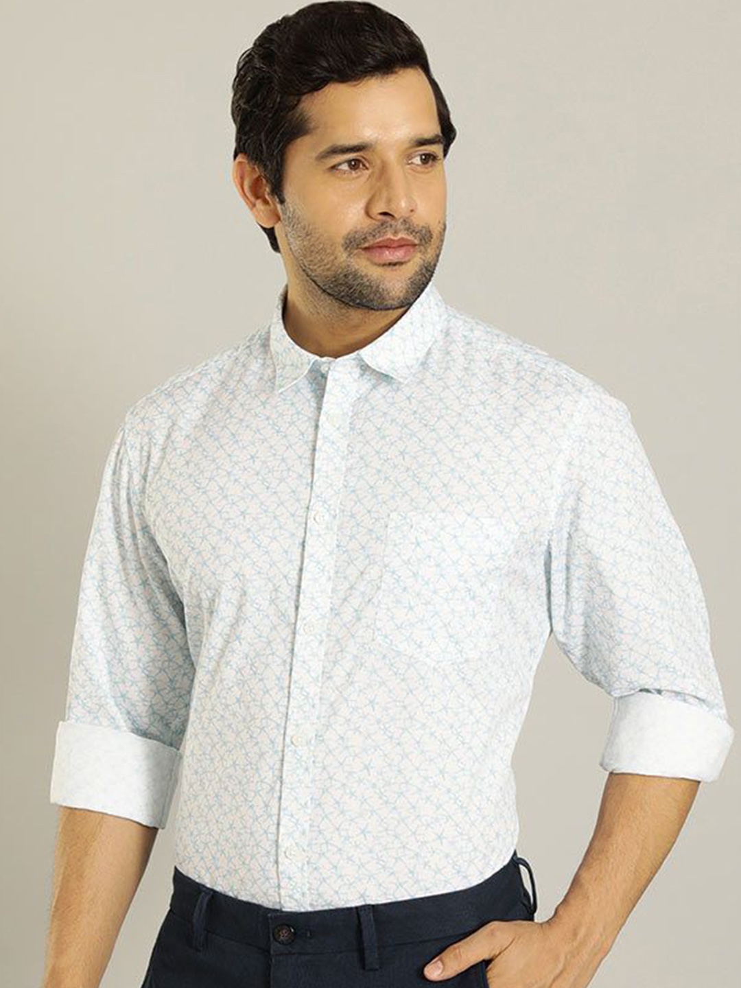 

Indian Terrain Men Slim Fit Opaque Printed Casual Shirt, White