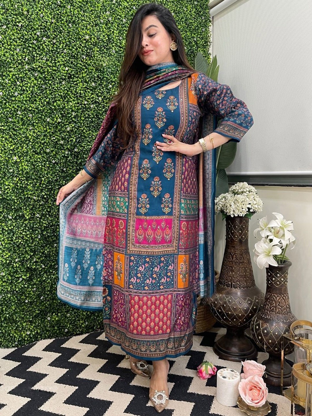 

GoSriKi Floral Printed Round Neck Straight Kurta With Trousers & Dupatta, Navy blue