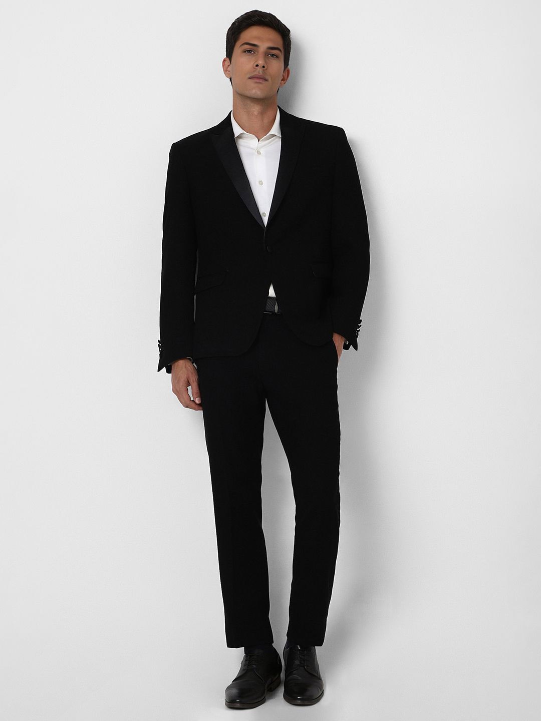 

V Dot Men Slim-Fit Single-Breasted Two-Piece Suits, Black