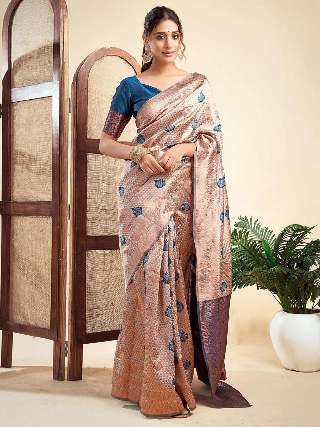 

HERE&NOW Floral Zari Silk Blend Banarasi Saree, Grey