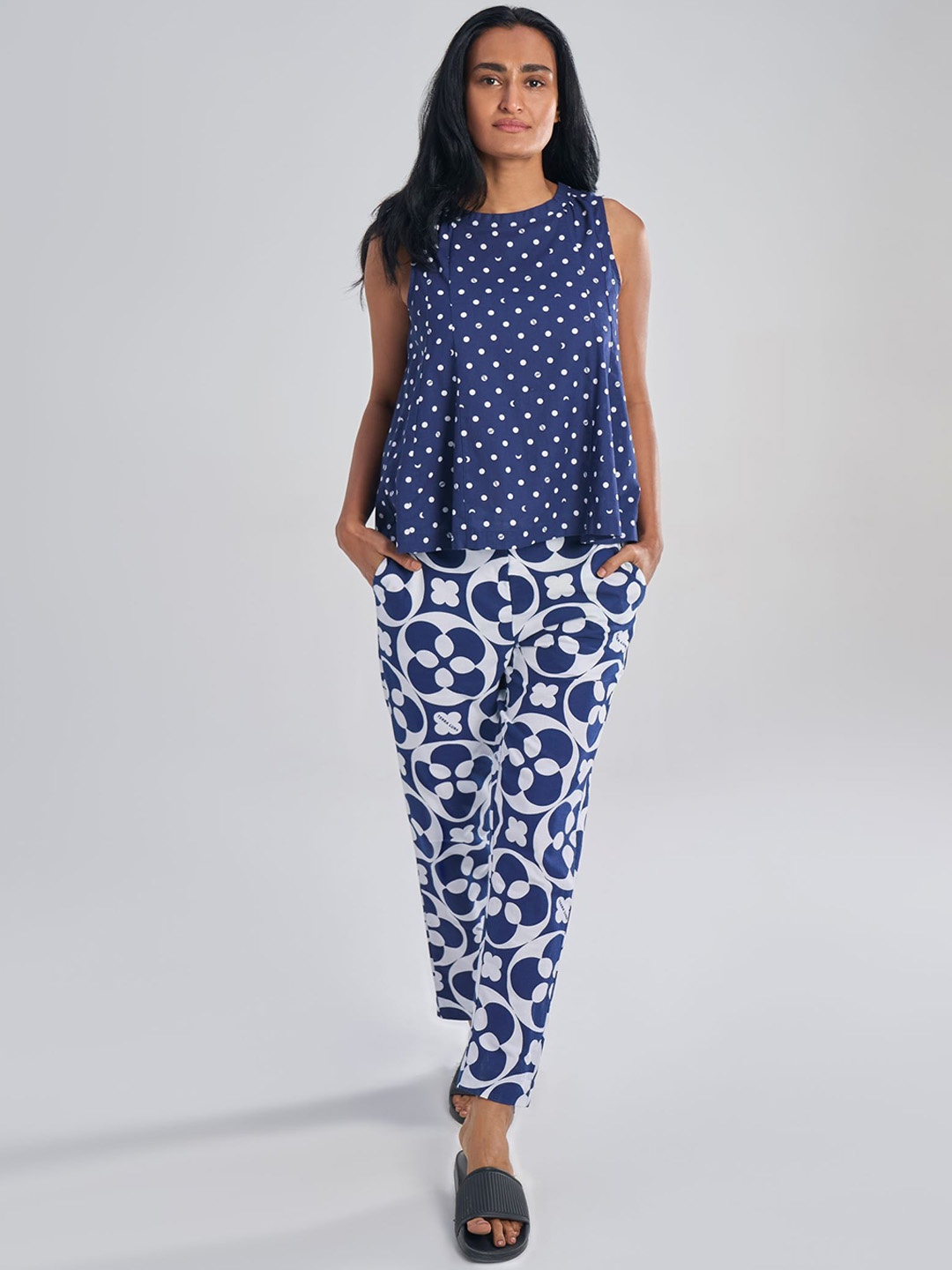 

Terra Luna Women Printed Relaxed Fit Trousers, Blue