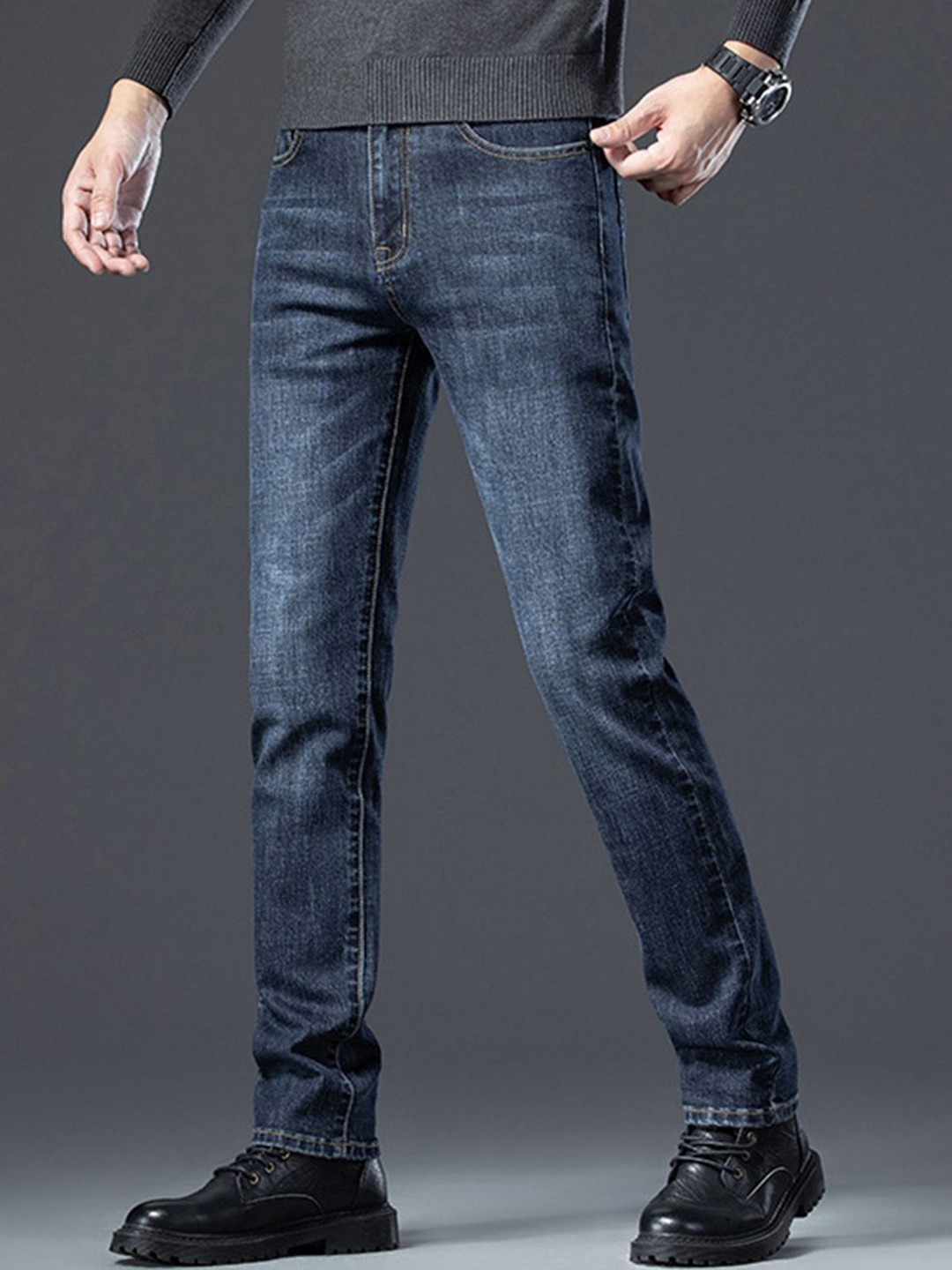 

The Roadster Lifestyle Co Men Light Fade Mid Rise Regular Fit Jeans, Blue