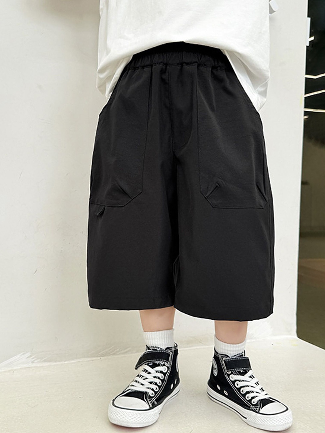 

LULU & SKY Boys Loose Fit Cargo Shorts, Black