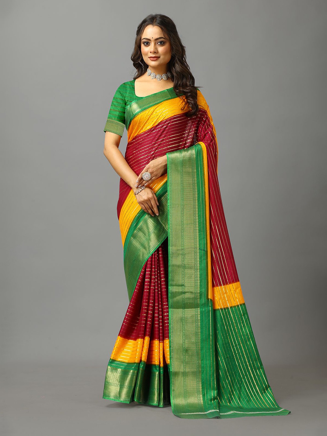 

VIRENDRA TEXTILES Woven Design Zari Saree, Maroon