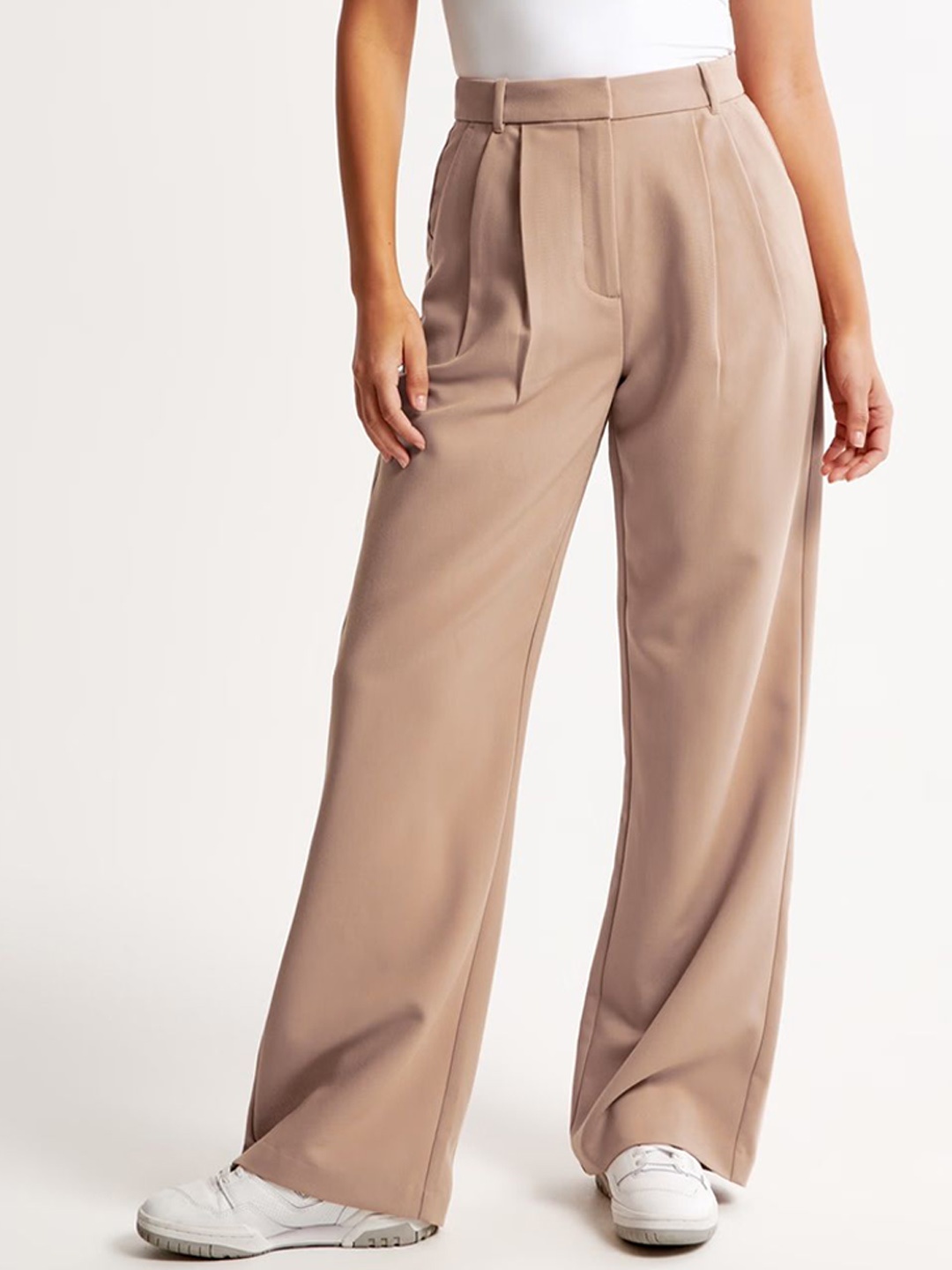 

FNOCKS Women Original Loose Fit High-Rise Lint Free Pleated Trousers, Beige