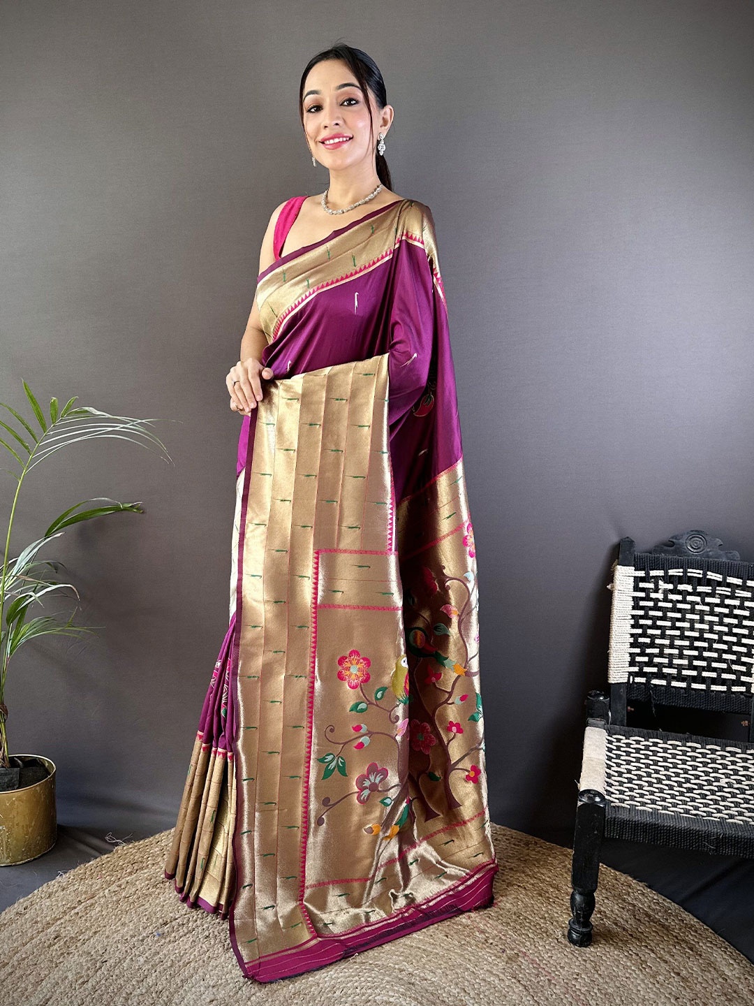 

DIVASTRI Ethnic Motifs Zari Silk Blend Paithani Saree, Purple