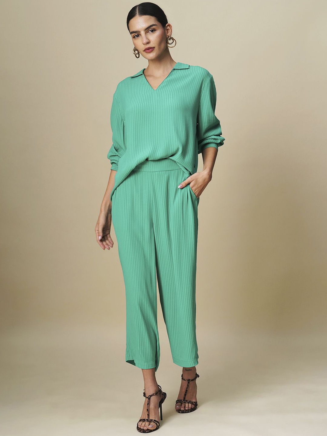 

Chemistry V Neck Top With Trousers, Green