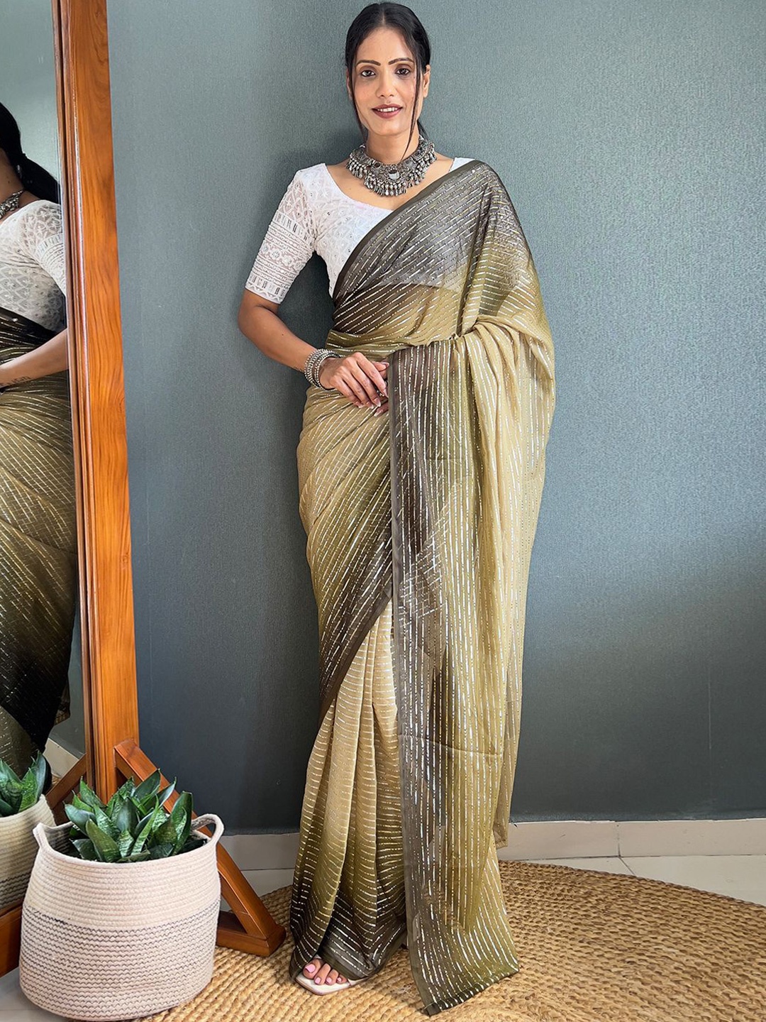 

DIVASTRI Striped Zari Poly Chiffon Ready to Wear Saree, Green