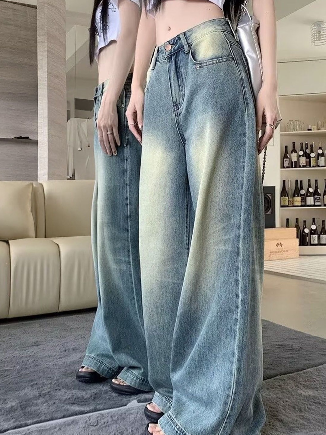

StyleCast Women Mid-Rise Clean Look Heavy Fade Relaxed Fit Jeans, Blue