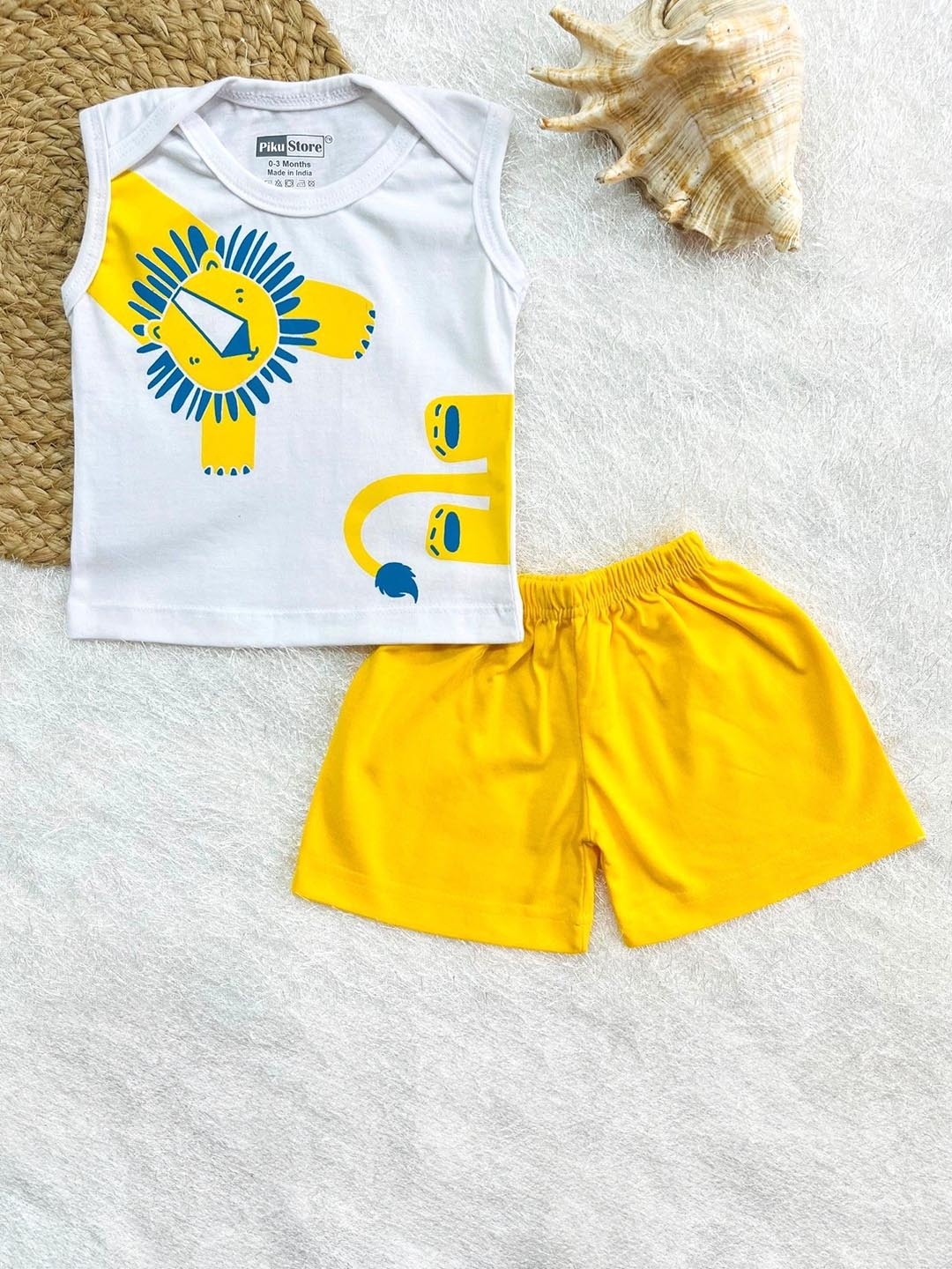 

Piku Store Infants Unisex Printed Sleeveless T-shirt With Shorts, White