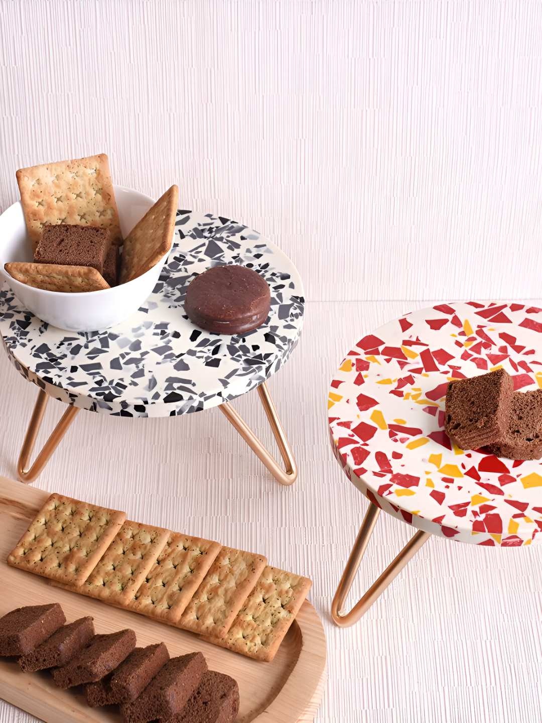 

Indianshelf Red & Black 2 Pieces Printed Wooden Iron Easy To Clean Cake Stands