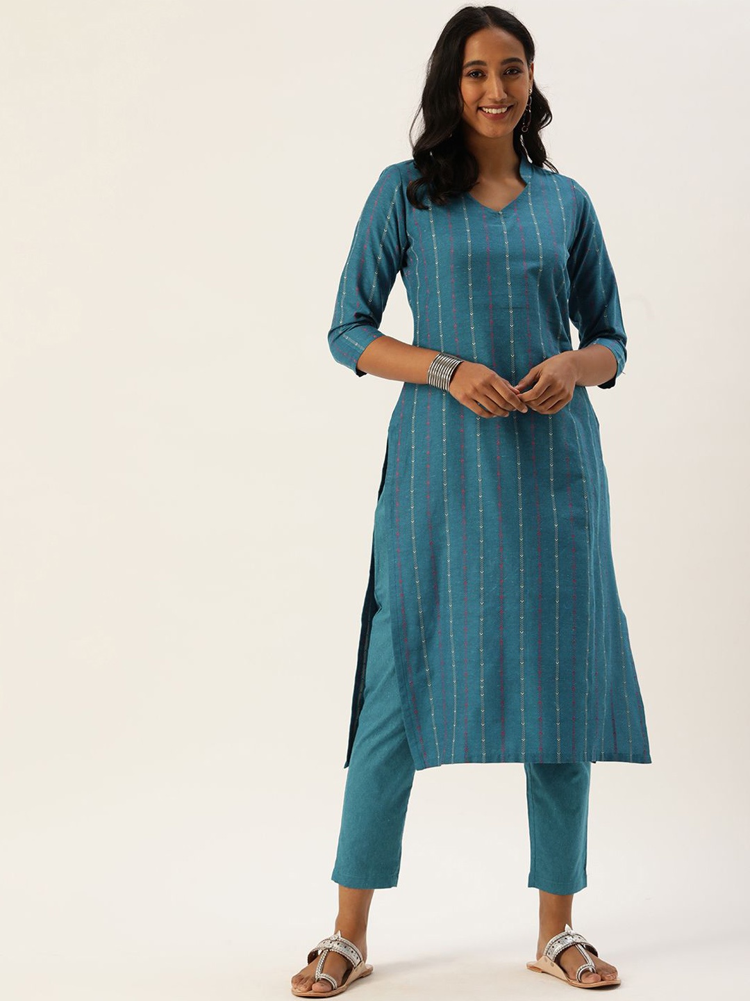 

DIVASTRI Striped Mandarin Collar Jacquard Straight Kurta With Trousers, Blue