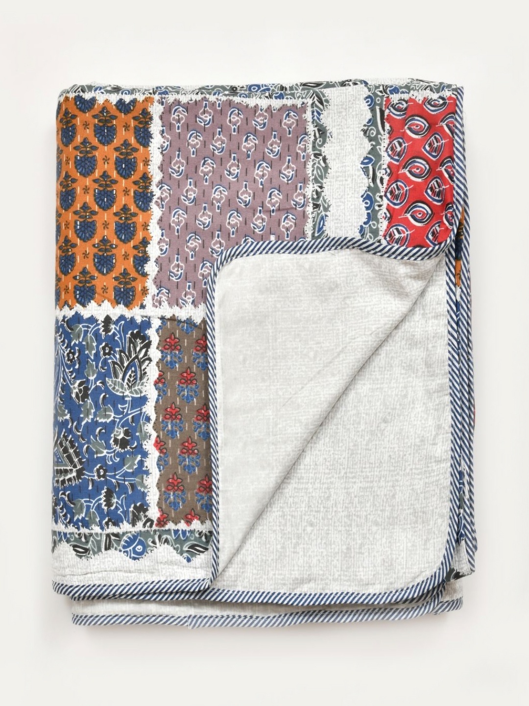 

Qfab White & Blue Ethnic Motifs Printed Cotton 110 GSM AC Room Single Bed Dohar