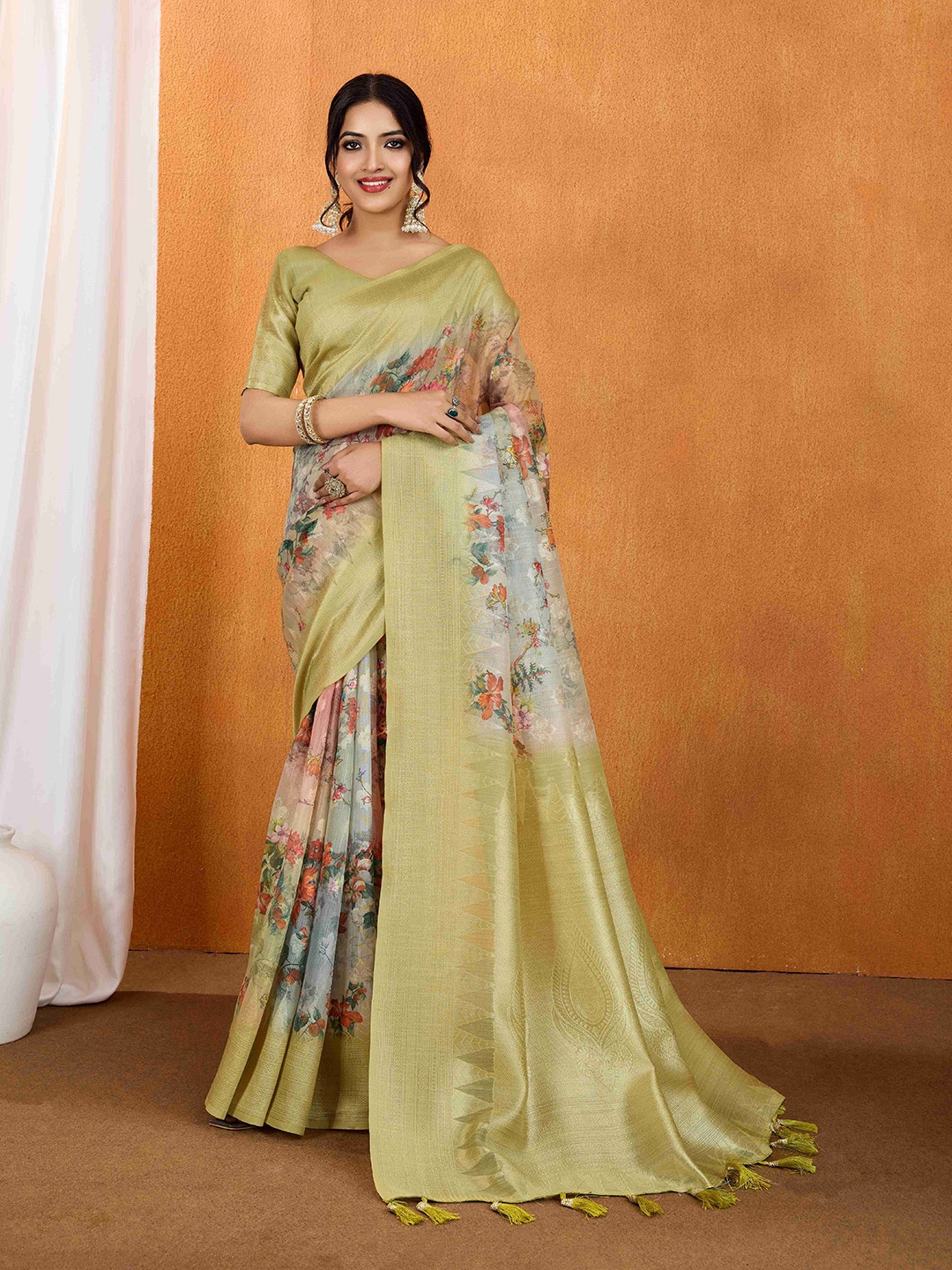 

MUSKAN CREATION Woven Design Zari Banarasi Saree, Green