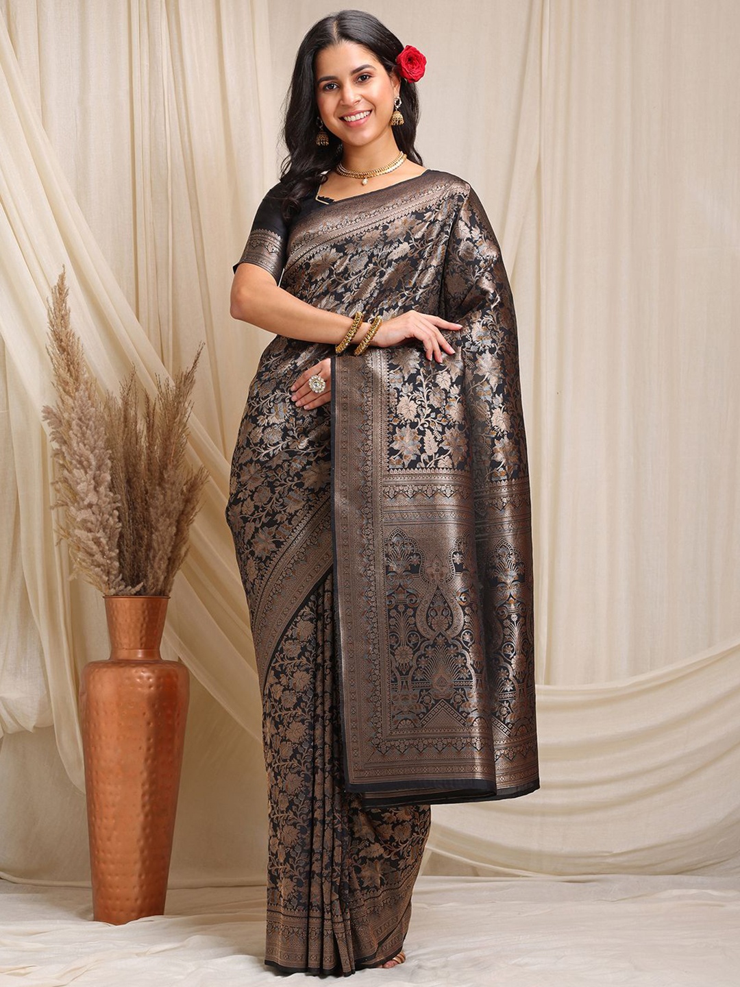 

RAJGRANTH Woven Design Zari Pure Silk Handloom Kanjeevaram Saree, Black