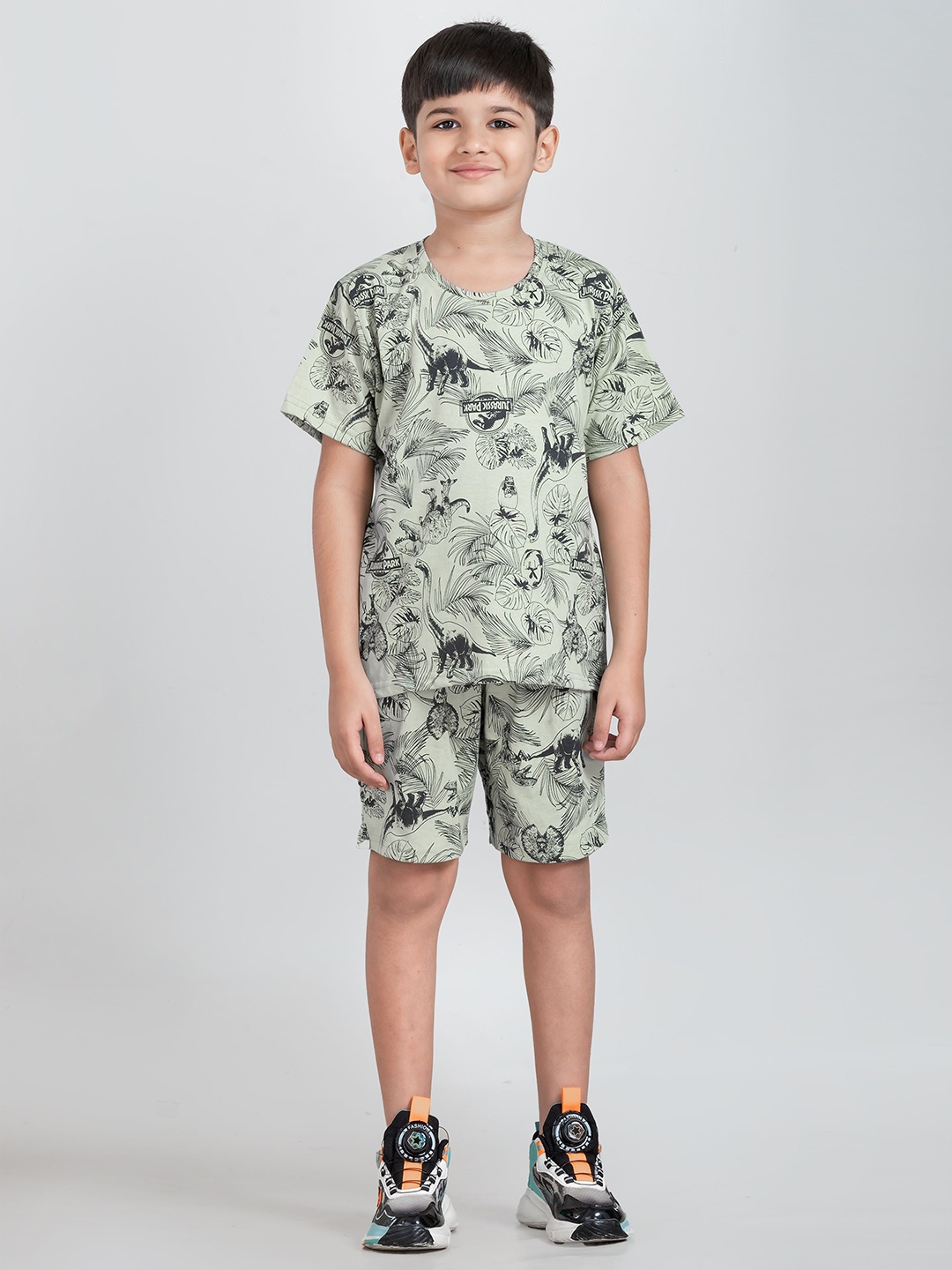 

Taatoom Boys Floral Printed Pure Cotton T-shirt with Shorts, Green