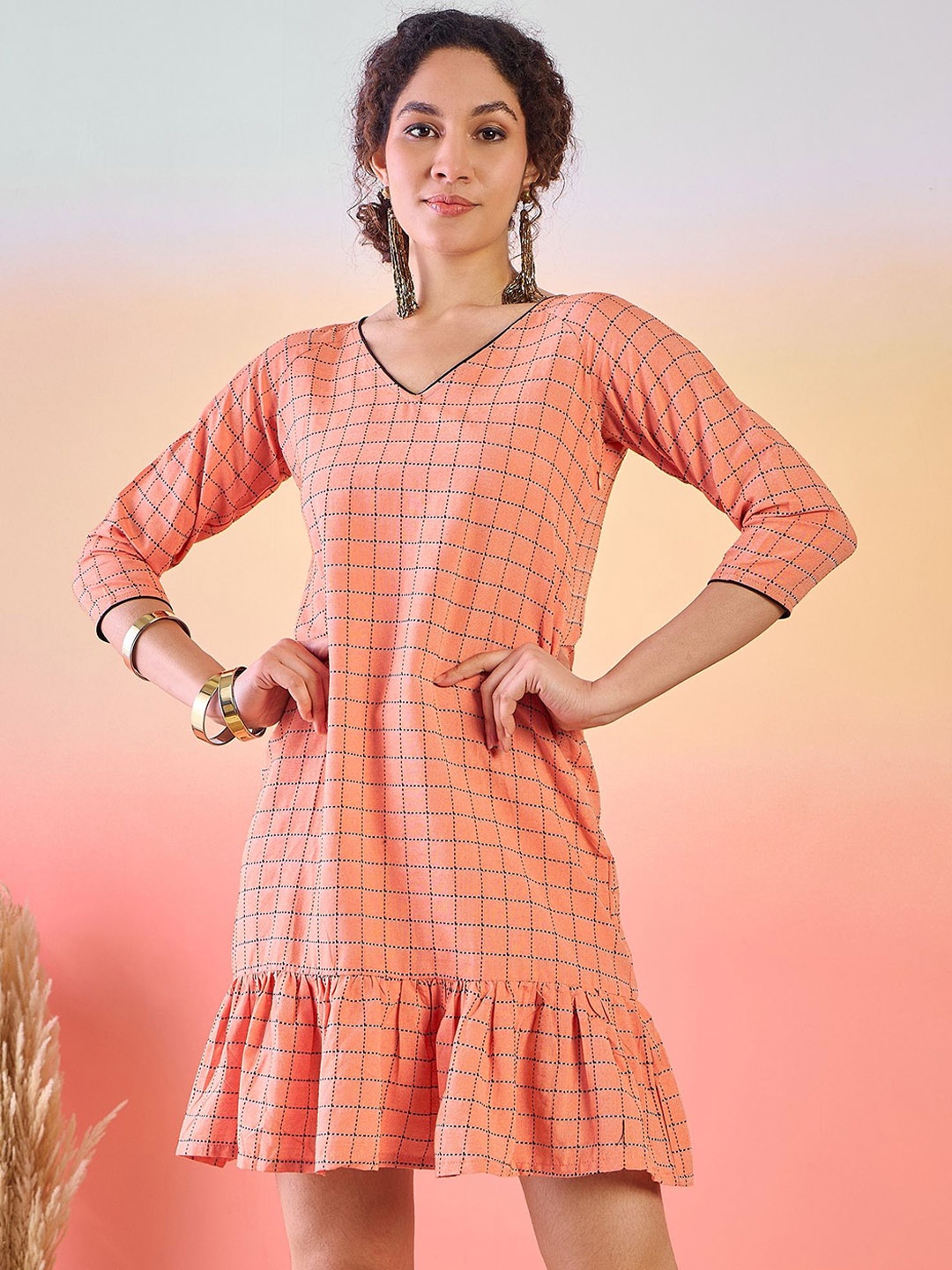 

Sangria Checked Printed Cotton V Neck A-Line Dress, Peach