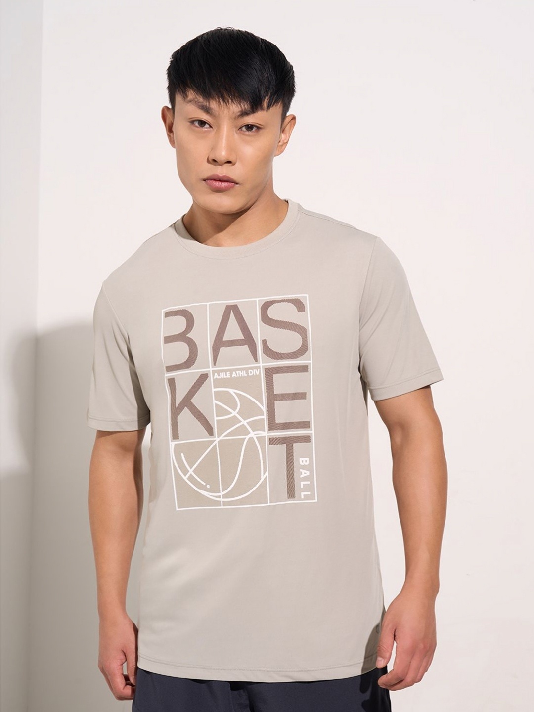 

Ajile by Pantaloons Men Typography Printed Raw Edge Slim Fit T-shirt, Grey