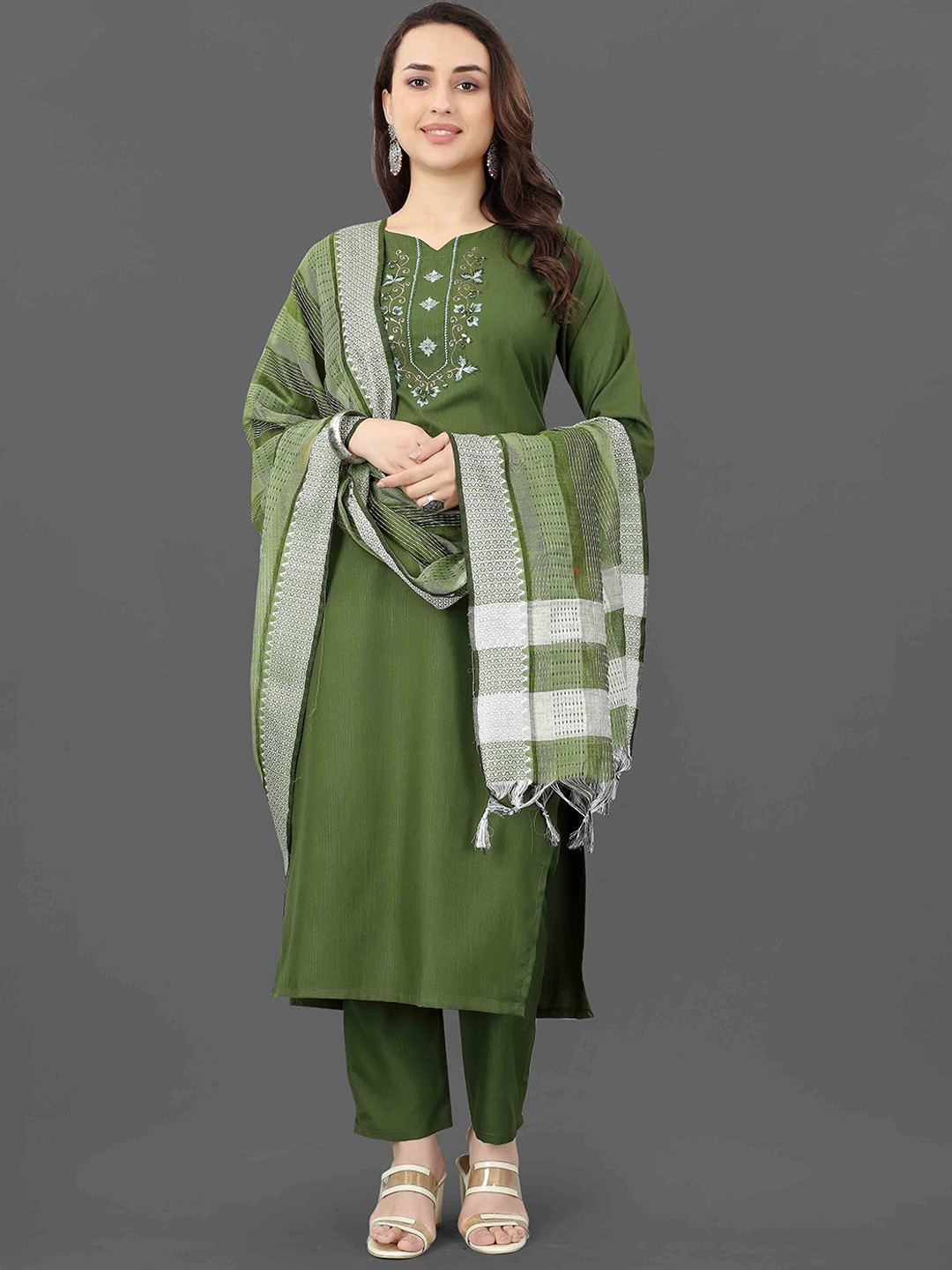 

Moda Rapido Women Floral Embroidered Regular Kurta with Trousers & With Dupatta, Green