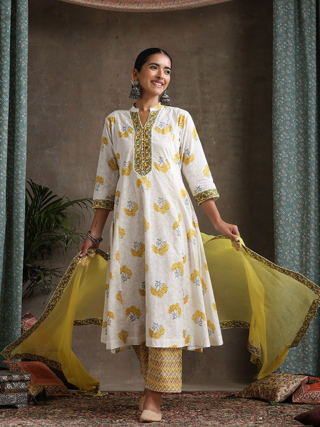 

Khushal K Floral Printed Pure Cotton Anarkali Kurta With Palazzo And Dupatta, White