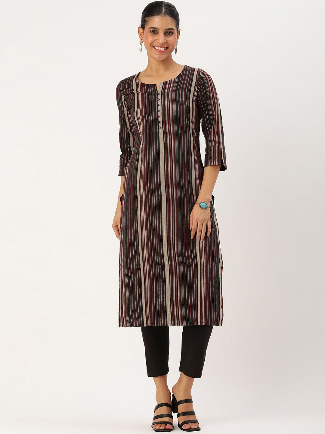 

DIVASTRI Striped Notch Neck Three-Quarter Sleeves Straight Kurta With Trouser, Maroon