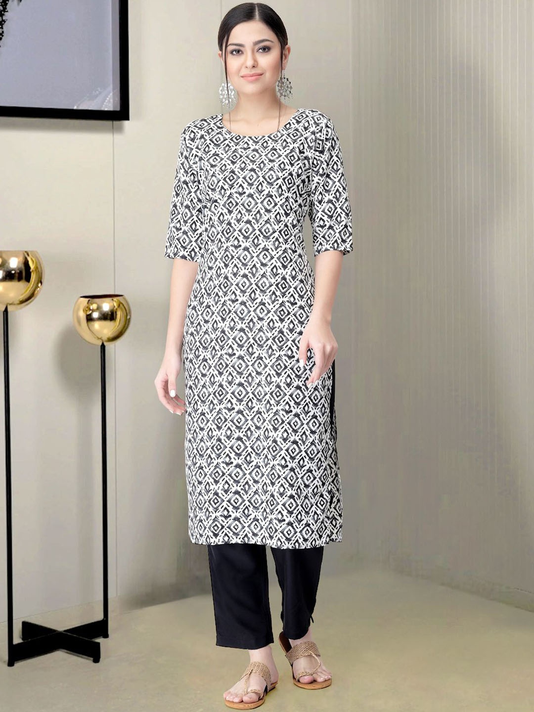 

Moda Rapido Geometric Printed Round Neck Straight Kurta With Trouser, Black