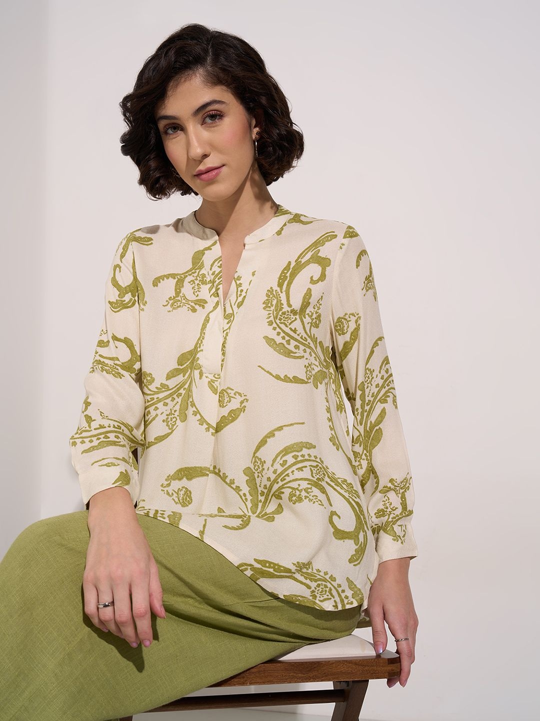 

AKKRITI BY PANTALOONS Mandarin Collar Printed Tunic, Green