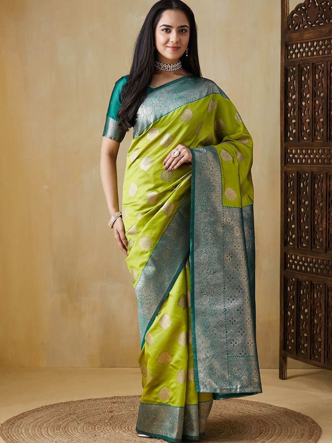 

Mitera Ethnic Motifs Zari Silk Blend Banarasi Saree, Green