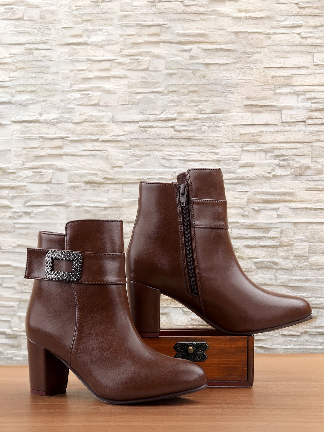 

Bxxy Women High-Ankle Zipper Boots with Decorative Buckle, Brown
