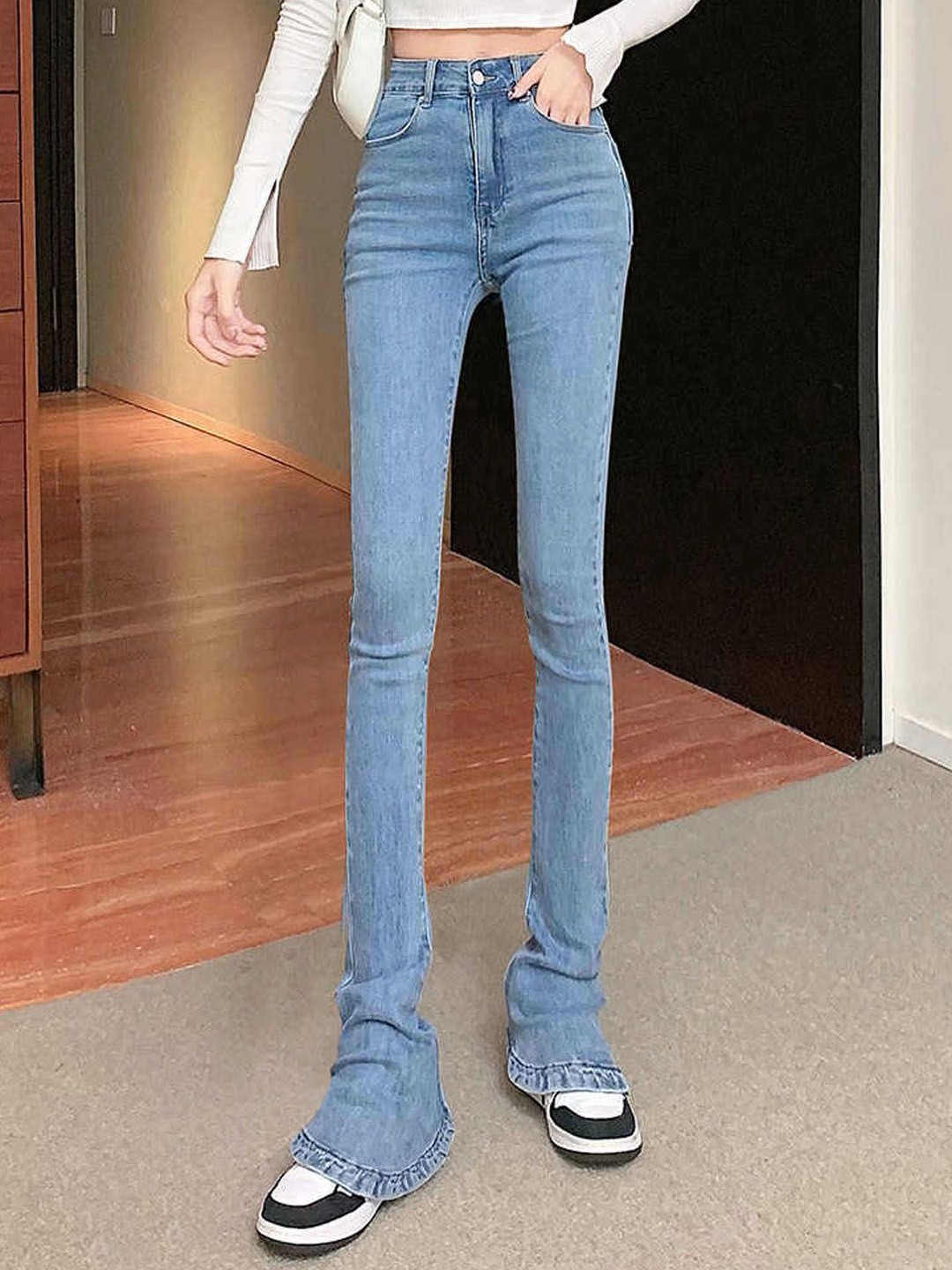 

StyleCast Women Regular Fit Mid-Rise Light Fade Jeans, Blue