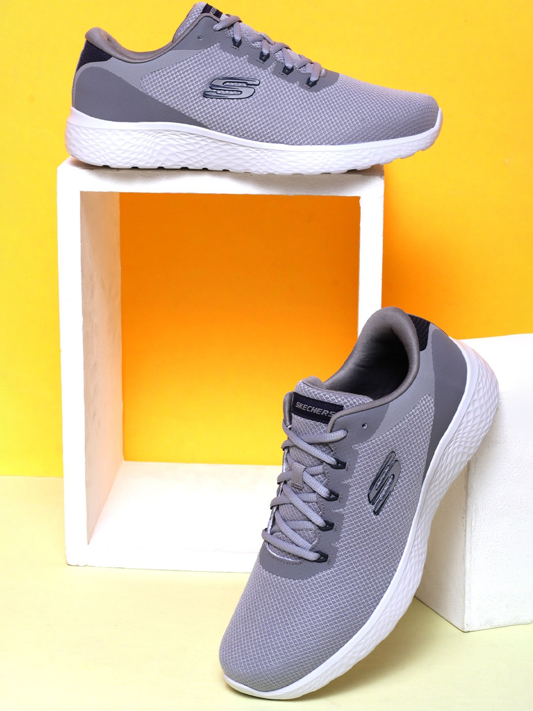

Skechers Men Modern Cool Sports Shoes, Grey