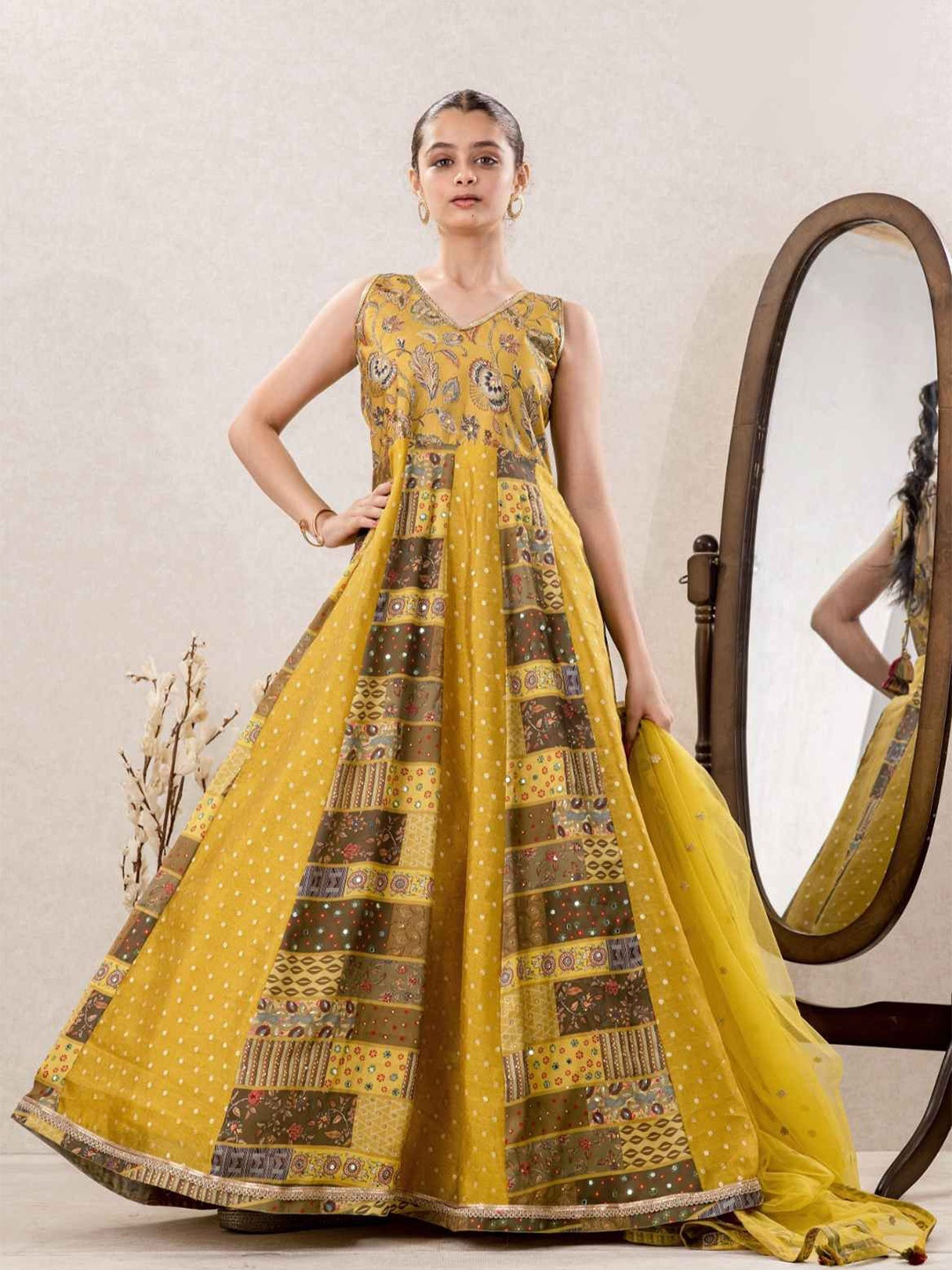 

Lagorii Luxe Floral Print Maxi Dress, Na