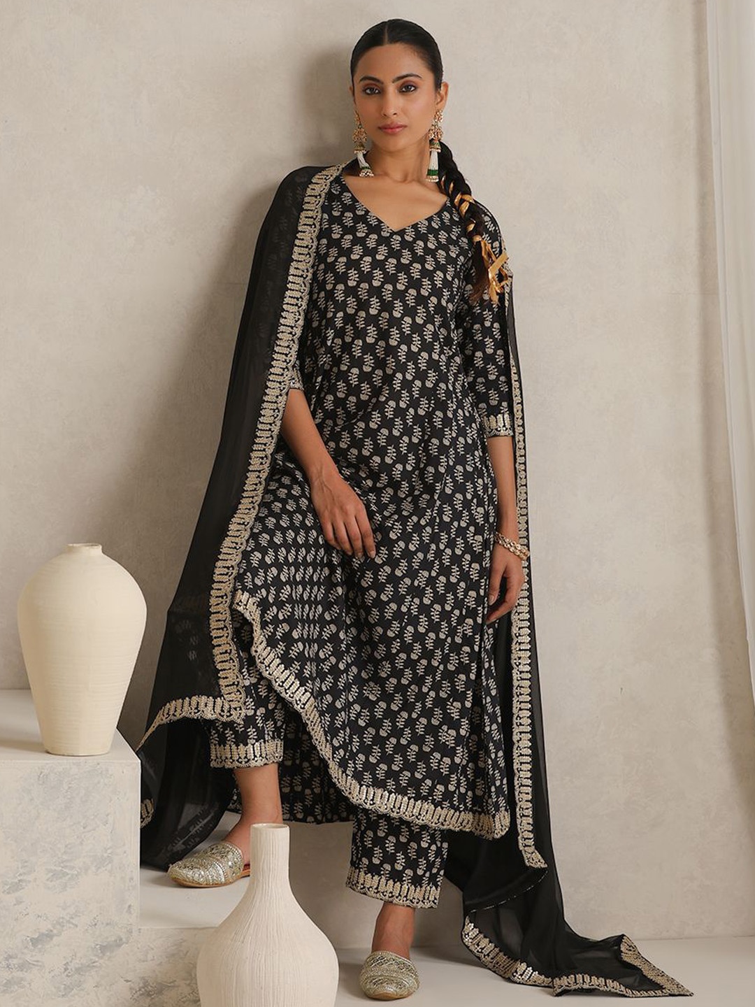 

Khushal K Women Floral Printed Regular Pure Cotton Kurta with Palazzos & With Dupatta, Black