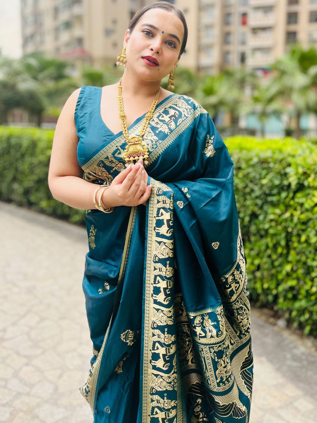 

SILKWEAR Woven Design Zari Baluchari Saree, Teal