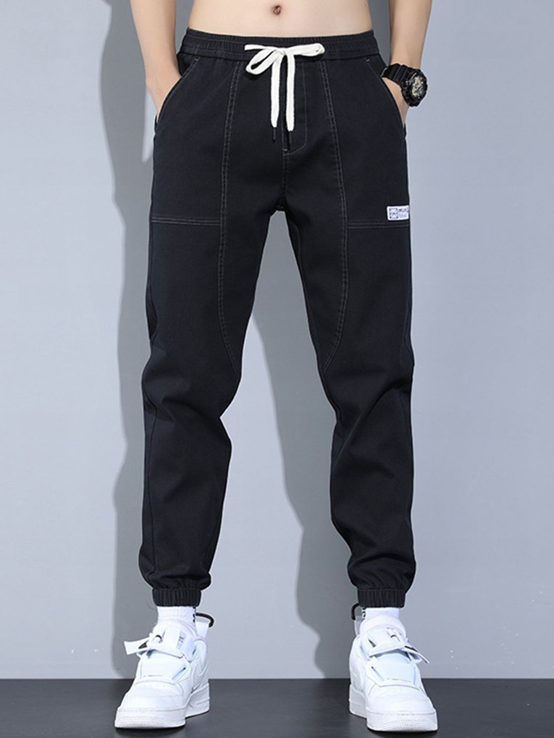 

HERE&NOW Men Slash Knee Jeans, Black