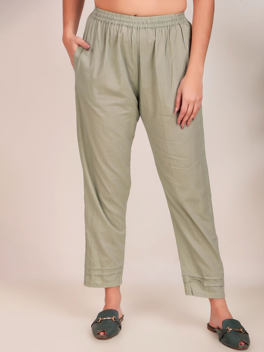 

zuri Women Relaxed Straight Leg Pleated Trousers, Green