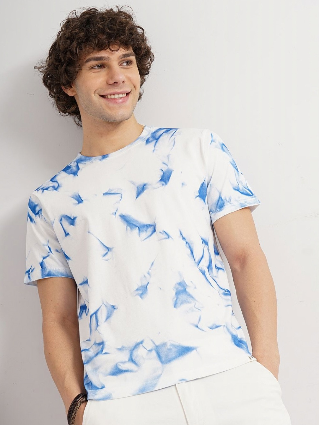 

Genoa Men Tie and Dye Dyed Pockets Slim Fit T-shirt, Blue