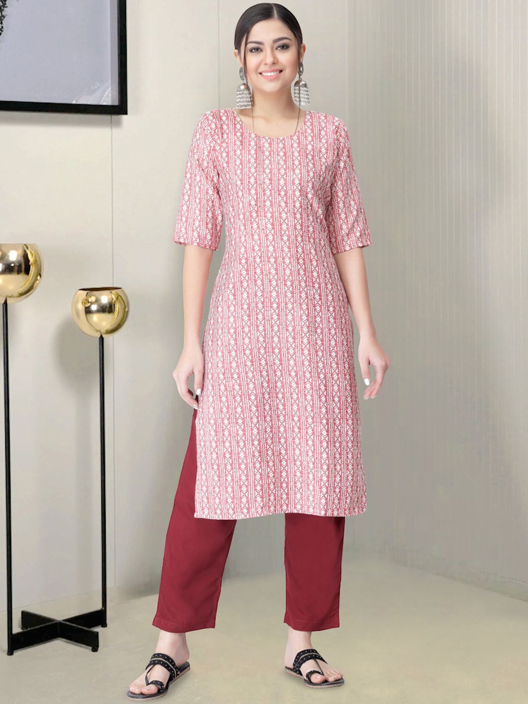 

Moda Rapido Geometric Printed Round Neck Straight Kurta With Trousers, Peach