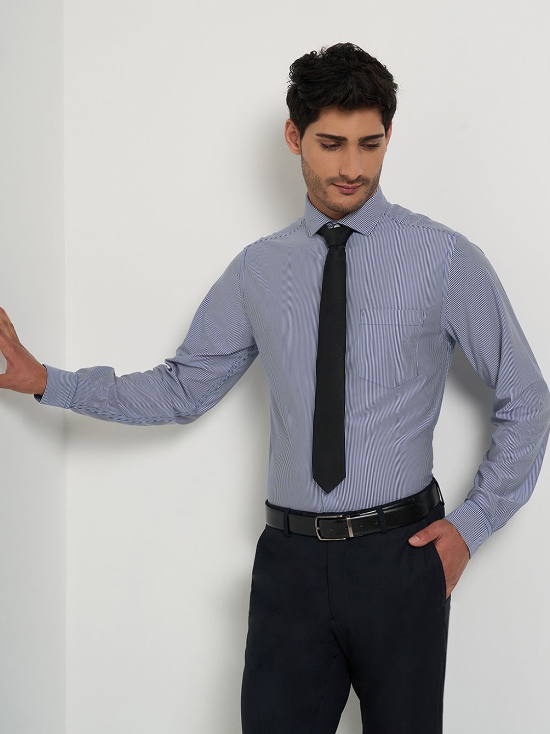 

Peregrine by Pantaloons Men Opaque Striped Formal Shirt, Blue
