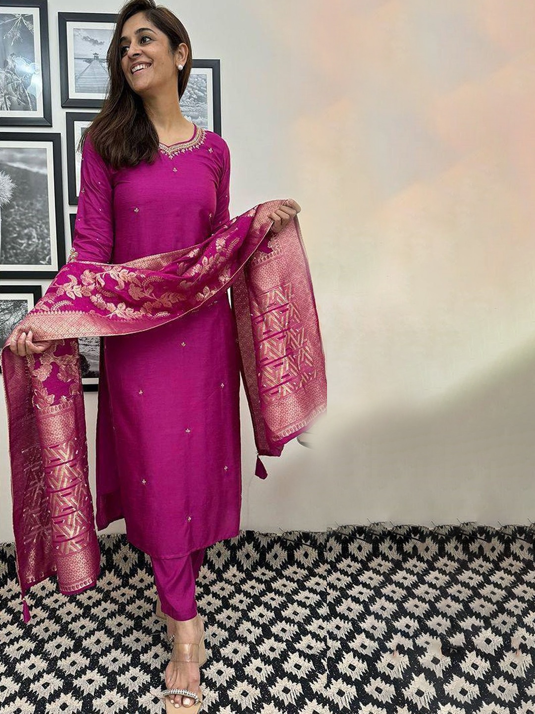 

Bought First Floral Embroidered Sweetheart Neck Straight Kurta with Trousers & Dupatta, Pink