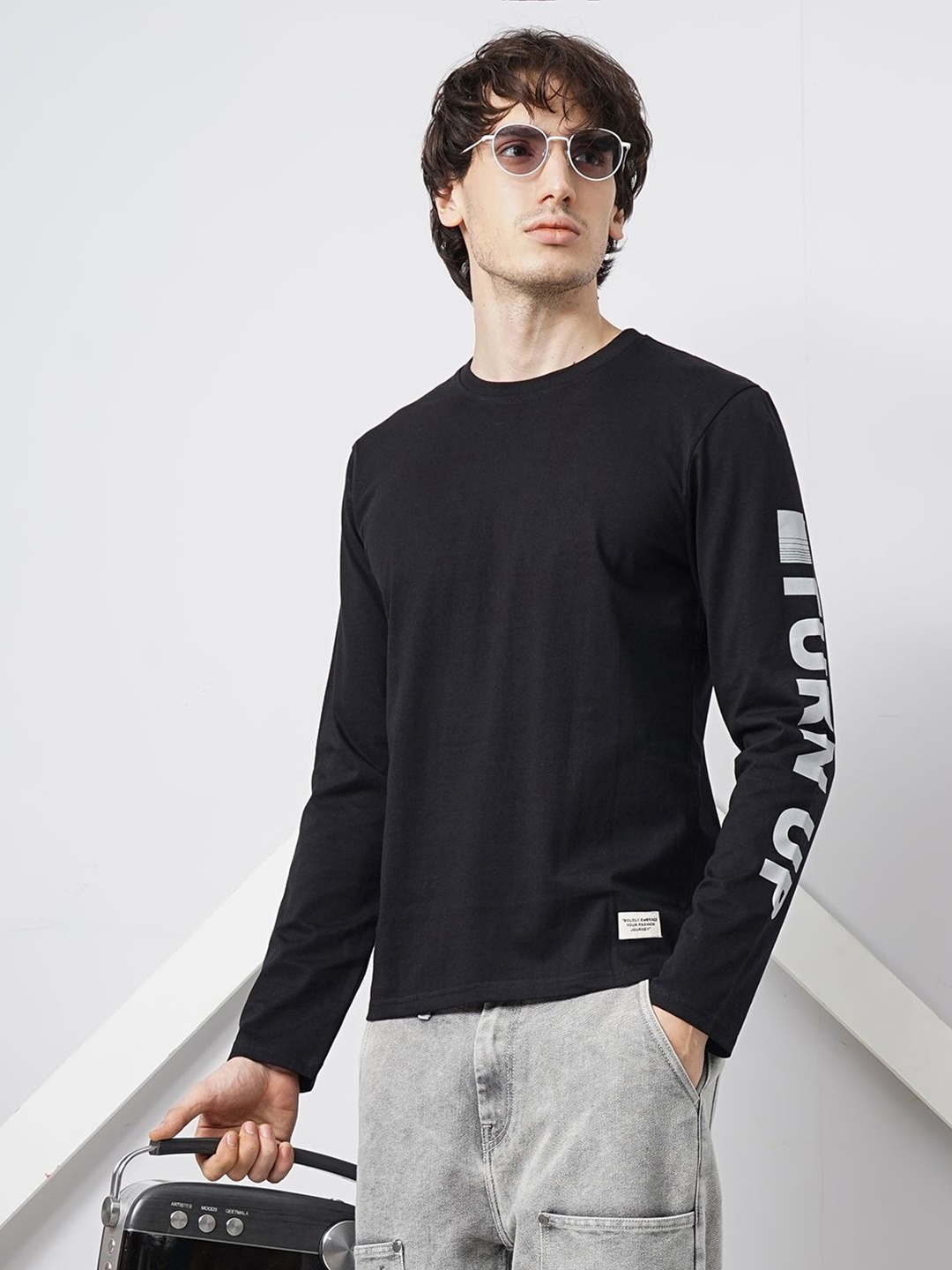 

Genoa Men Typography Printed Slim Fit T-shirt, Black
