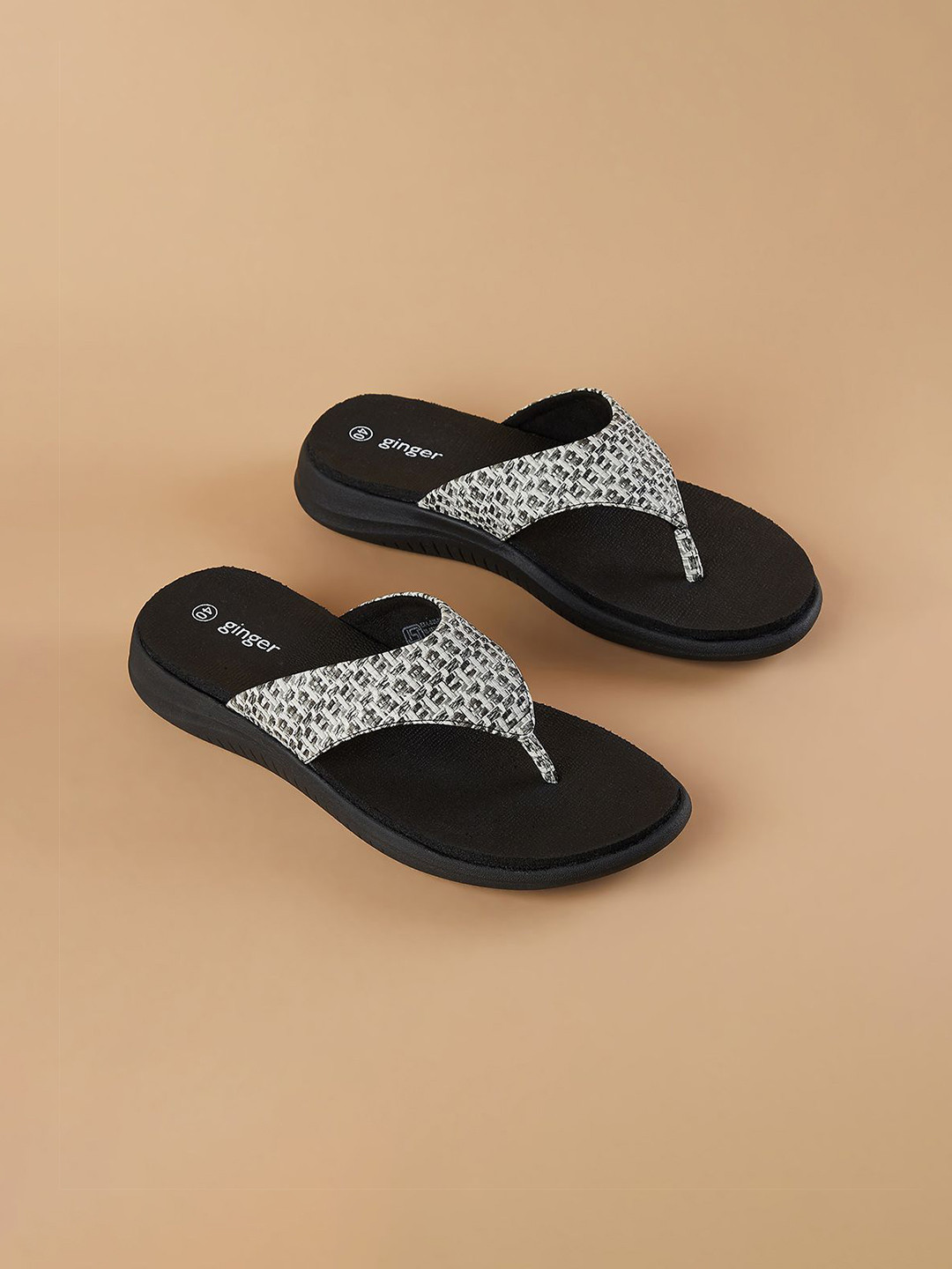 

Ginger by Lifestyle Women Thong Flip-Flops, Black
