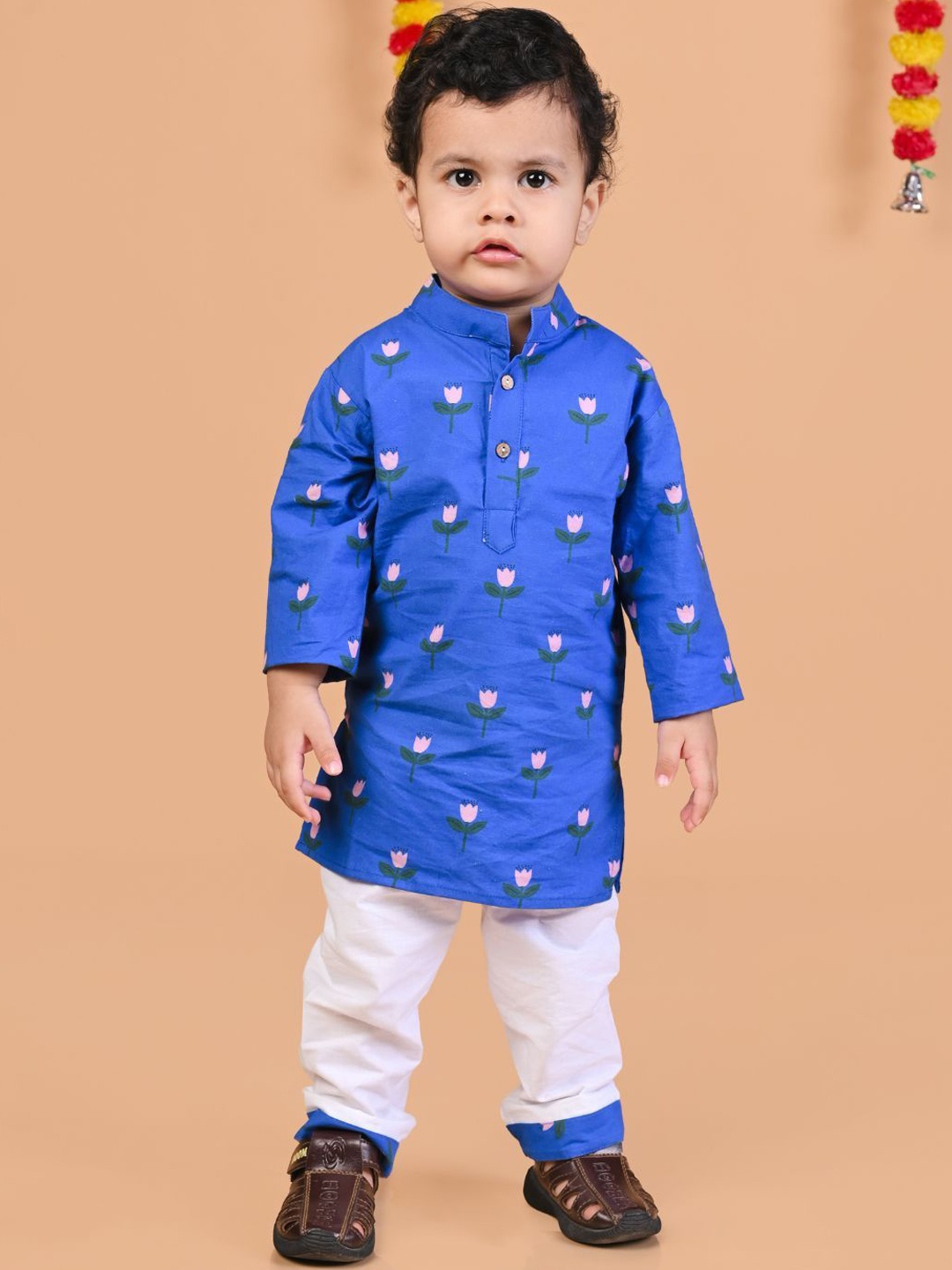 

MAMA AND PEACHES Kids Floral Printed Pure Cotton Kurta With Trouser, Blue