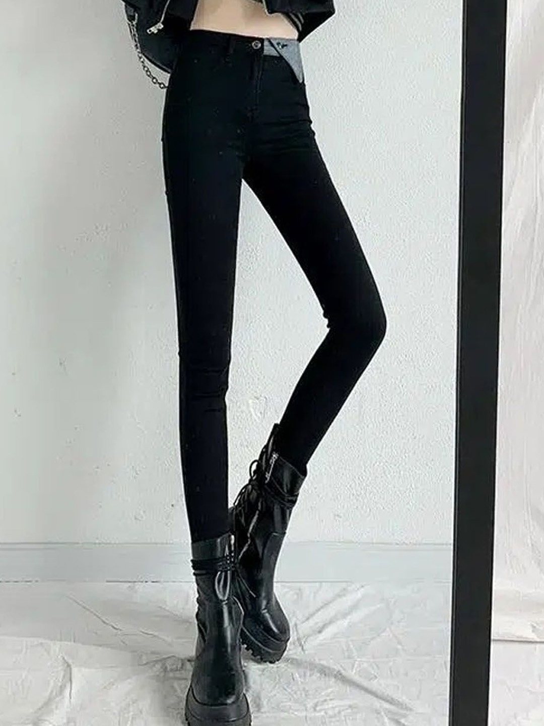 

StyleCast Women Solid Jeans, Black
