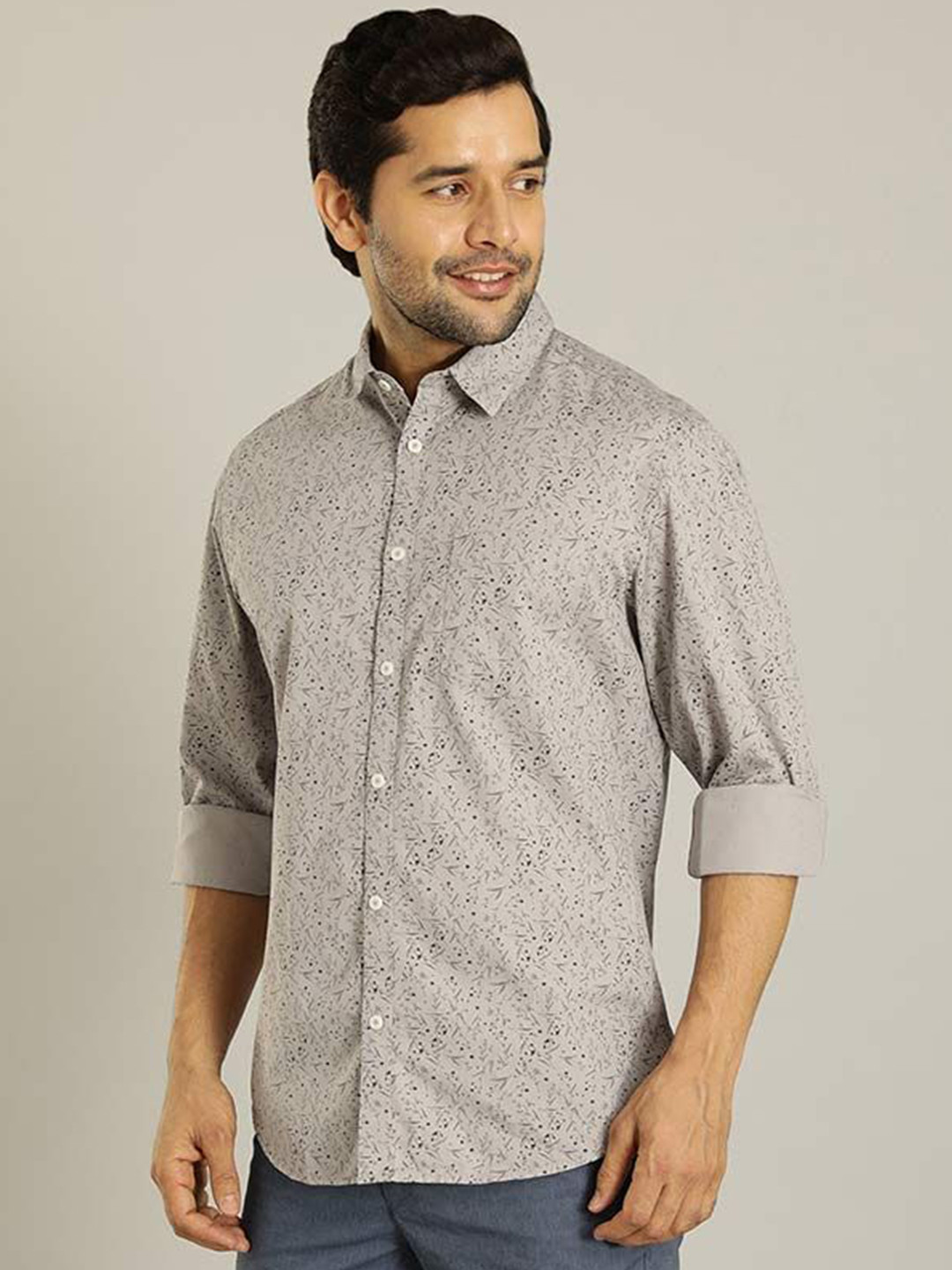 

Indian Terrain Men Slim Fit Floral Opaque Printed Casual Shirt, Black