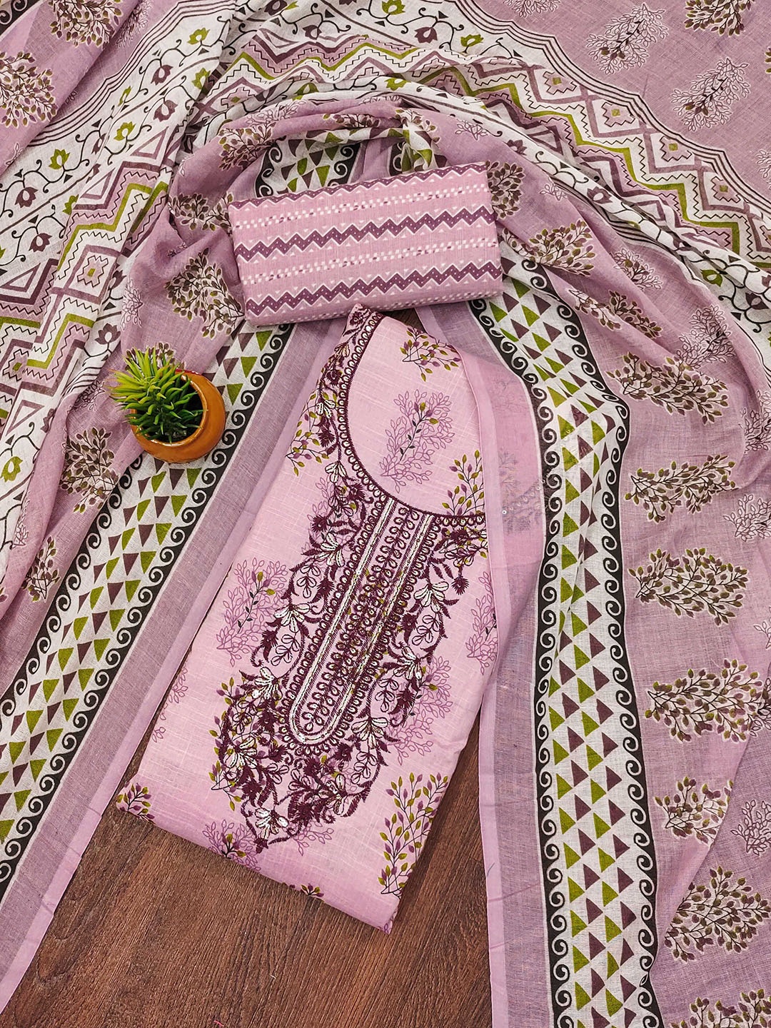 

SAINOOR Floral Printed Pure Cotton Unstitched Dress Material, Pink