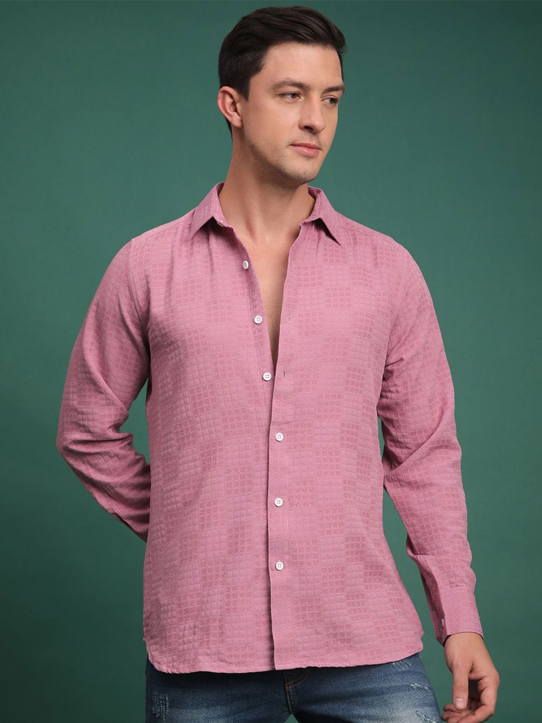 

Voroxy Men Relaxed Opaque Casual Shirt, Peach